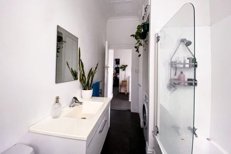 Photo of property in 270 The Terrace, Te Aro, Wellington, 6011