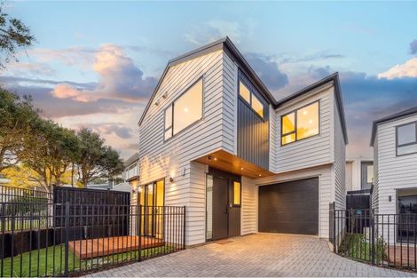 Photo of property in 12e Gordon Avenue, Milford, Auckland, 0620