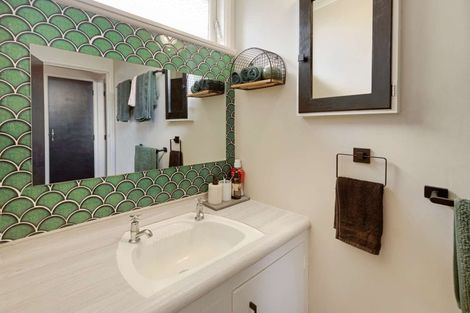 Photo of property in 2/54 Weston Avenue, Roslyn, Palmerston North, 4414