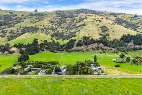 Photo of property in 1194 Okains Bay Road, Okains Bay, 7583