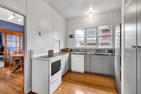 Photo of property in 69 Young Street, New Plymouth, 4310