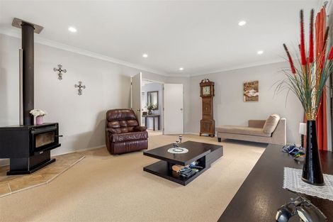 Photo of property in 62 Meadowland Drive, Somerville, Auckland, 2014