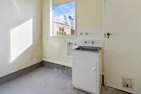 Photo of property in 1 Carlisle Street, Waimate, 7924