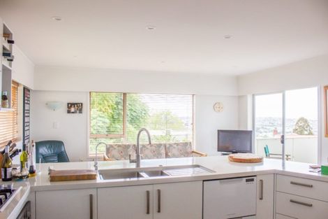 Photo of property in 13 Colin Wild Place, Glenfield, Auckland, 0629