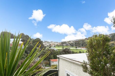 Photo of property in 32 Eden Street, Island Bay, Wellington, 6023
