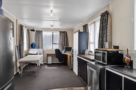 Photo of property in 11 Tui Place, Bell Block, New Plymouth, 4312