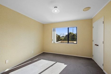 Photo of property in 7 Larsen Place, Merrilands, New Plymouth, 4312