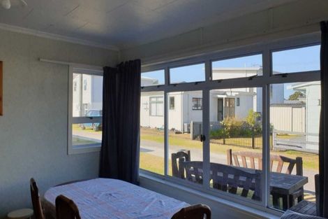 Photo of property in 11 Second Avenue, Urenui, 4377