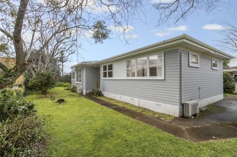 Photo of property in 63 Muir Avenue, Mangere Bridge, Auckland, 2022