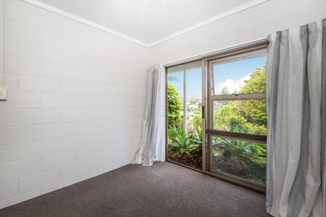 Photo of property in 2/98 Mountbatten Avenue, Hillcrest, Auckland, 0627