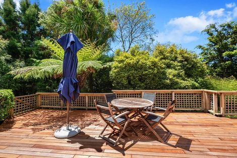 Photo of property in 6 Mollyhawk Place, Birkenhead, Auckland, 0626