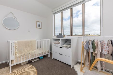 Photo of property in 2/1a Haverstock Road, Sandringham, Auckland, 1025