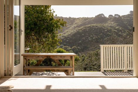 Photo of property in 167 Totara Road, Miramar, Wellington, 6022