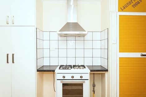 Photo of property in 38 Lyndfield Lane, Newlands, Wellington, 6037