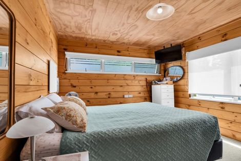 Photo of property in 100b Grand Vue Road, Kawaha Point, Rotorua, 3010