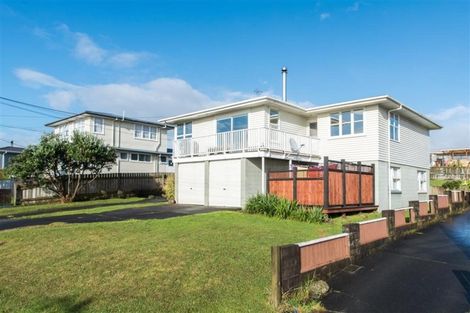 Photo of property in 10 Kaweka Street, New Lynn, Auckland, 0600