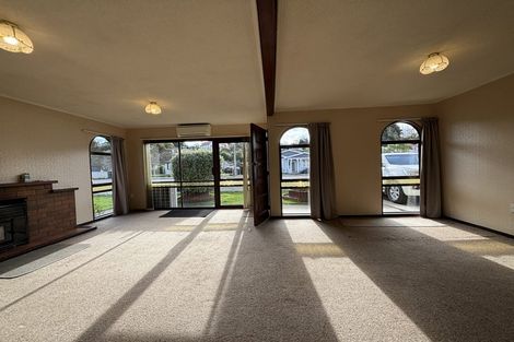 Photo of property in 1 Waverley Street, Waipawa, 4210