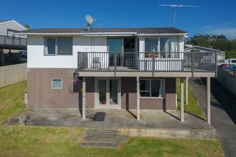 Photo of property in 31 Rishworth Avenue, Stanmore Bay, Whangaparaoa, 0932