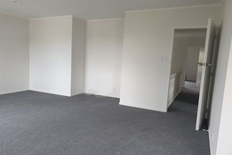 Photo of property in 73 Ravenwood Drive, Forrest Hill, Auckland, 0620