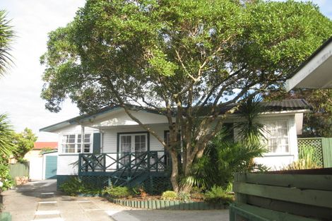 Photo of property in 63 Cascades Road, Pakuranga Heights, Auckland, 2010