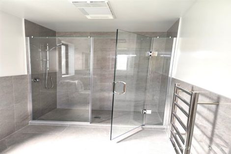 Photo of property in 4 Chatsworth Crescent, Pakuranga Heights, Auckland, 2010