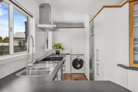 Photo of property in 26 Trafalgar Street, Westown, New Plymouth, 4310