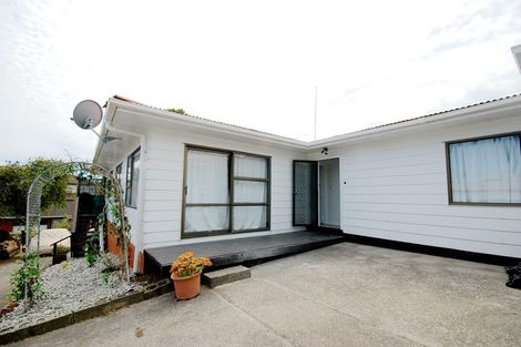 Photo of property in 2/35 Fairlands Avenue, Waterview, Auckland, 1026