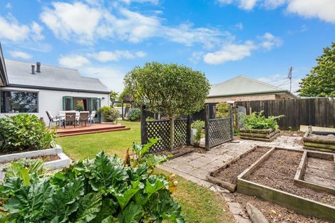 Photo of property in 21 Thornwood Place, Redwood, Christchurch, 8051