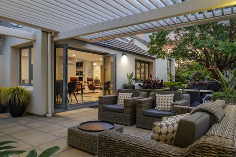 Photo of property in 37 Thornycroft Street, Fendalton, Christchurch, 8052