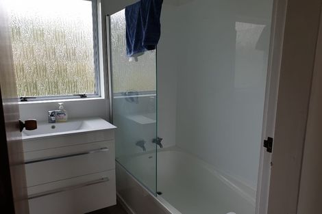 Photo of property in 33 Guadeloupe Crescent, Grenada Village, Wellington, 6037