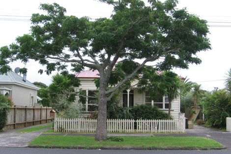 Photo of property in 2/85 Gribblehirst Road, Sandringham, Auckland, 1025
