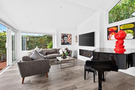 Photo of property in 12a Albert Road, Devonport, Auckland, 0624