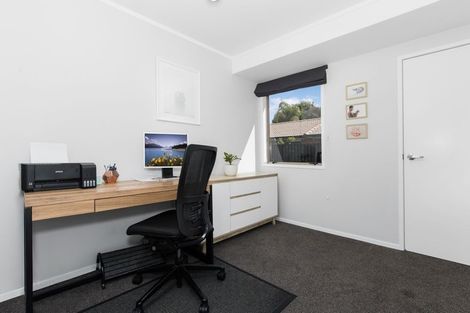 Photo of property in 37 Evanda Crescent, Conifer Grove, Takanini, 2112