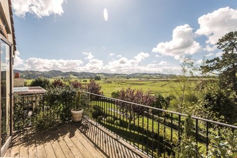 Photo of property in 390 Clevedon Kawakawa Road, Clevedon, Papakura, 2585