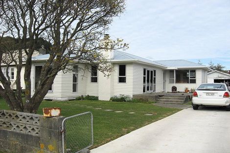 Photo of property in 9 Ashforth Street, Wainuiomata, Lower Hutt, 5014