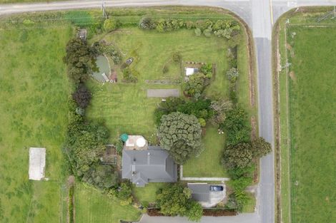 Photo of property in 70 Tokomaru Road East, Tokomaru, Palmerston North, 4474