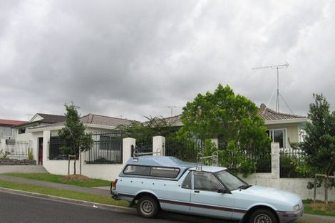 Photo of property in 22 Hassan Drive, Massey, Auckland, 0614