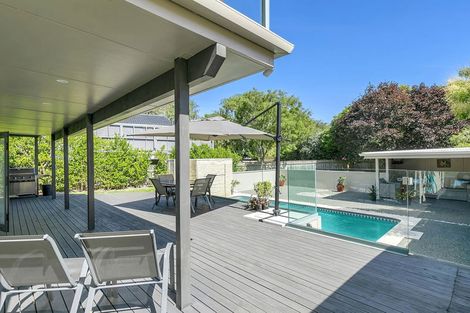 Photo of property in 12 Dowling Grove, Silverstream, Upper Hutt, 5019