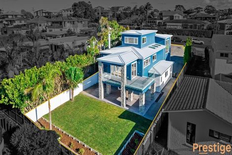 Photo of property in 19 Scarboro Terrace, Murrays Bay, Auckland, 0630