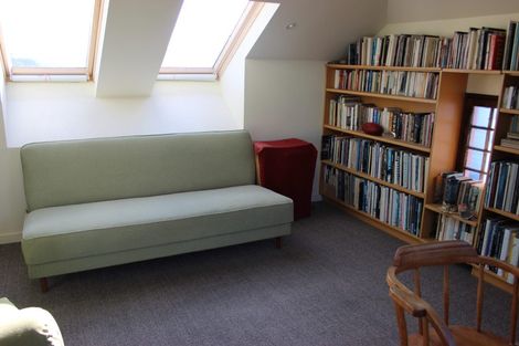 Photo of property in 19 Milne Terrace, Island Bay, Wellington, 6023