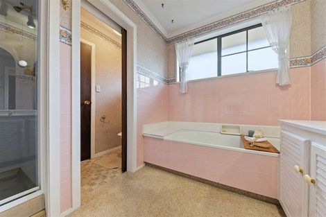 Photo of property in 11 Karnak Crescent, Russley, Christchurch, 8042