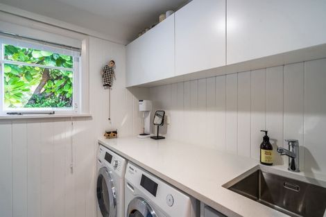 Photo of property in 1/193 Queen Street, Northcote Point, Auckland, 0627