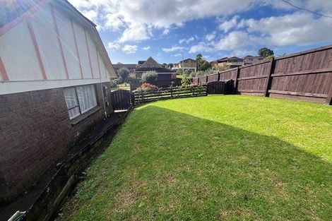 Photo of property in 1 Kincraig Place, Highland Park, Auckland, 2010