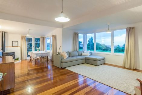 Photo of property in 38 Victory Road, Laingholm, Auckland, 0604
