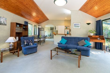 Photo of property in 42 Guildford Drive, Paraparaumu, 5032