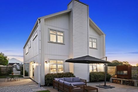 Photo of property in 55 Fernbrook Drive, Hurworth, New Plymouth, 4310