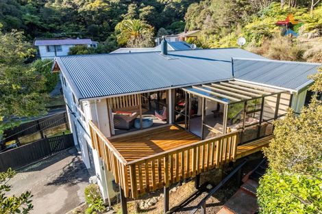 Photo of property in 38 James Grove, Stokes Valley, Lower Hutt, 5019