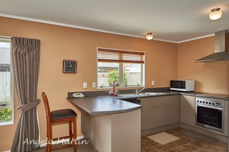 Photo of property in 18 Meridian Grove, Kelvin Grove, Palmerston North, 4414