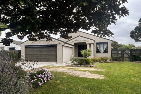 Photo of property in 46 Dalfield Place, Highbury, Palmerston North, 4412