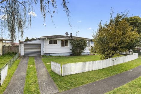 Photo of property in 30 Oakfield Crescent, Pukete, Hamilton, 3200